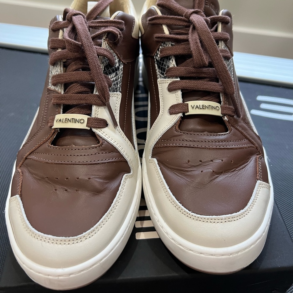 VALENTINO